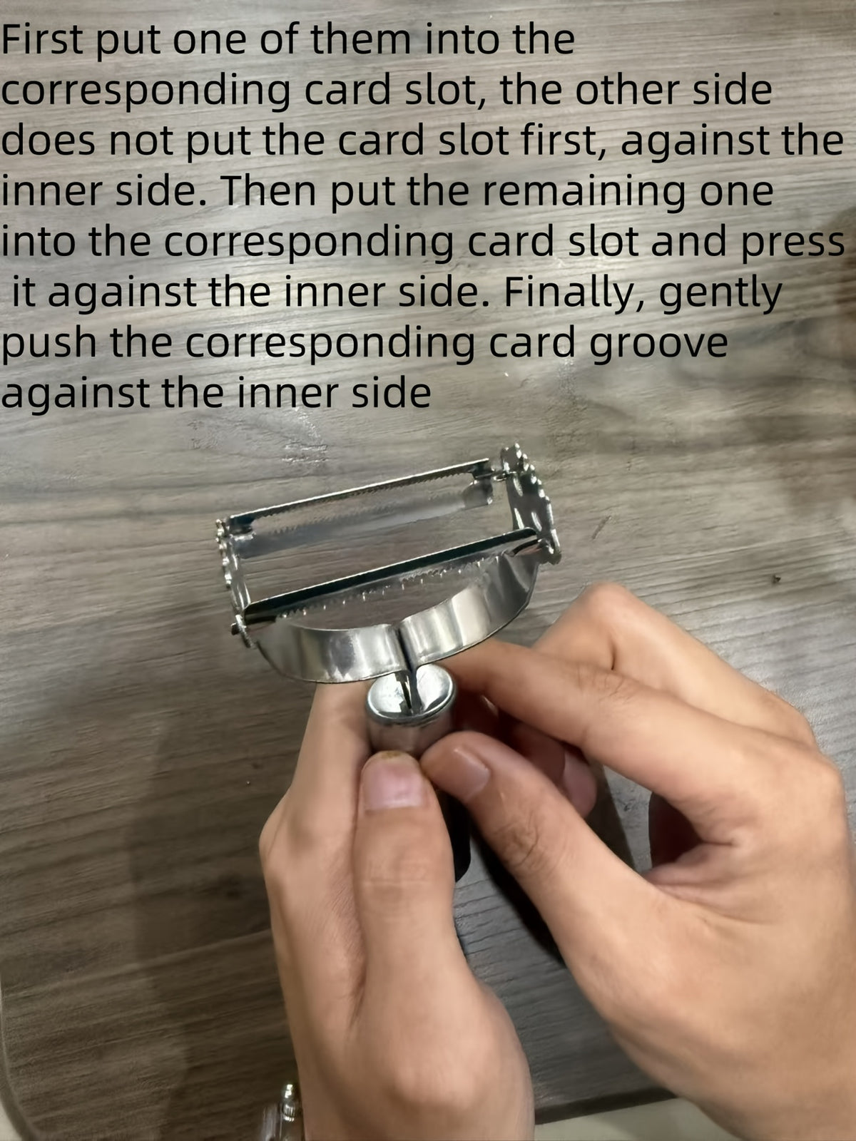 Multi-Use Fruit and Vegetable Peeler in Silvery Stainless Steel, Single Manual Kitchen Tool with Slicing, Grating and Shredding References for Home and RV Meal Prep