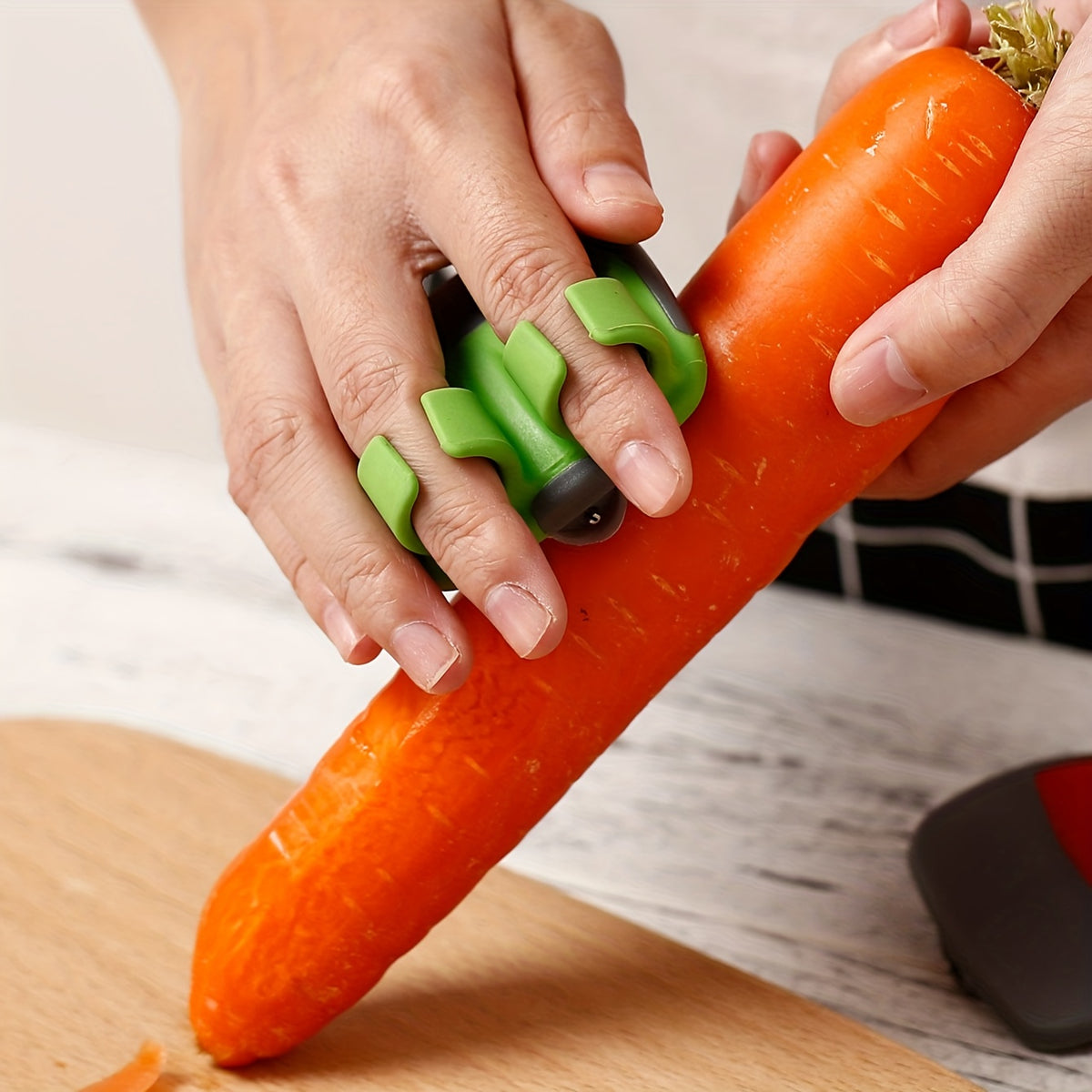 Handheld Produce Peeler, Single Random-Color Manual Kitchen Tool with Listed Stainless Steel for Fruit, Carrot and Everyday Vegetable Preparation