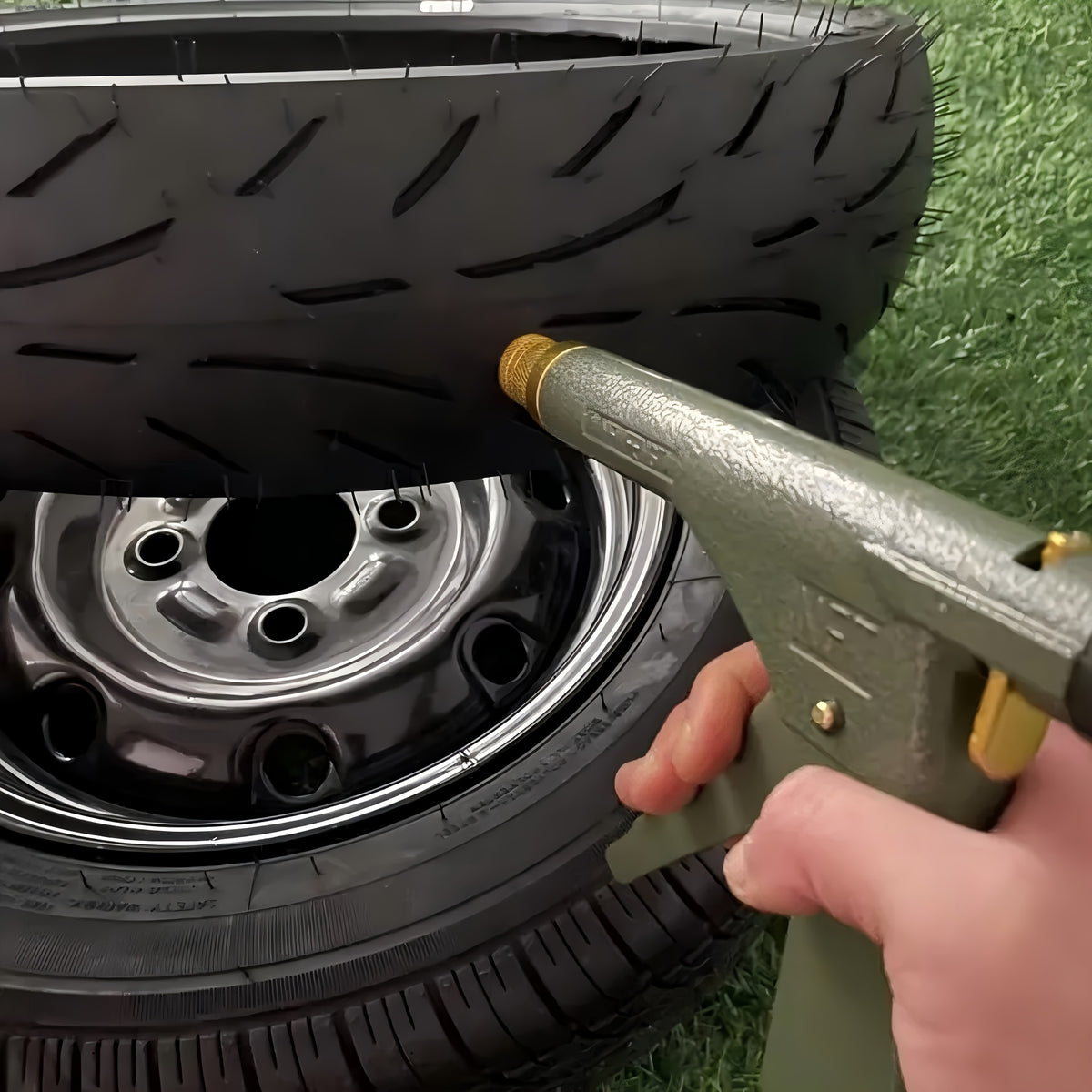Mushroom Tire Plugger Gun Kit for Compatible Tubeless Tires, Spring-Loaded Insertion Tool with Probe and Nozzle References in a Metal Material Selection