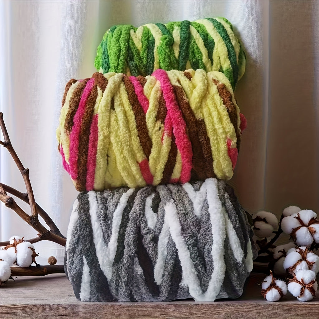 Chunky Chenille Yarn for Arm Knitting and Crochet, 750g Polyester Bulky Yarn with Ombre and Solid Style Options for DIY Blankets, Cushions and Handmade Gifts