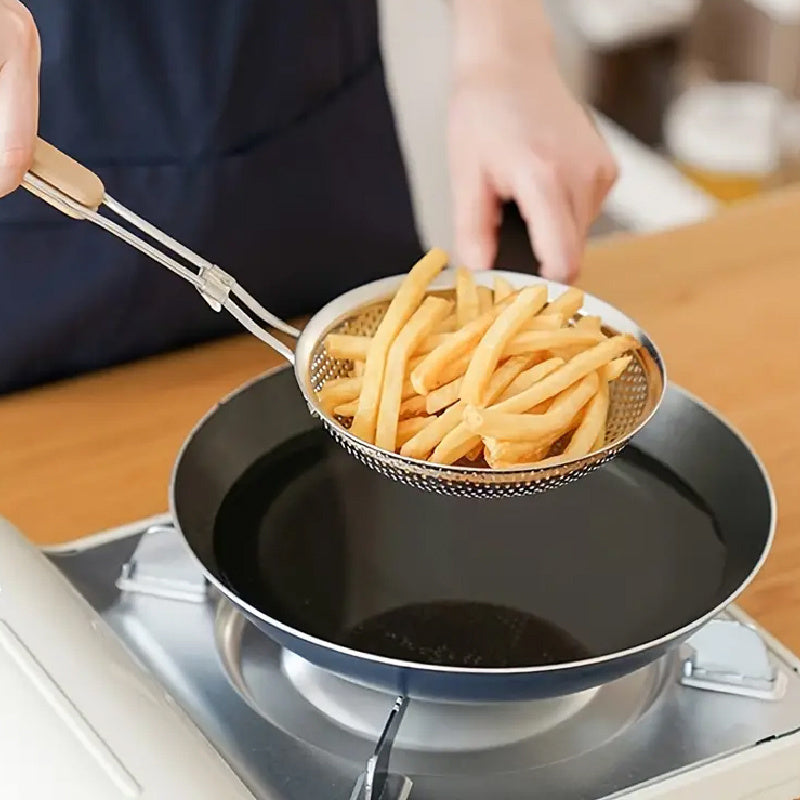 Wooden Handle Fine Mesh Strainer, Single Stainless Steel Kitchen Colander for Pasta and Vegetable Draining, Everyday Food Preparation at Home or Restaurants