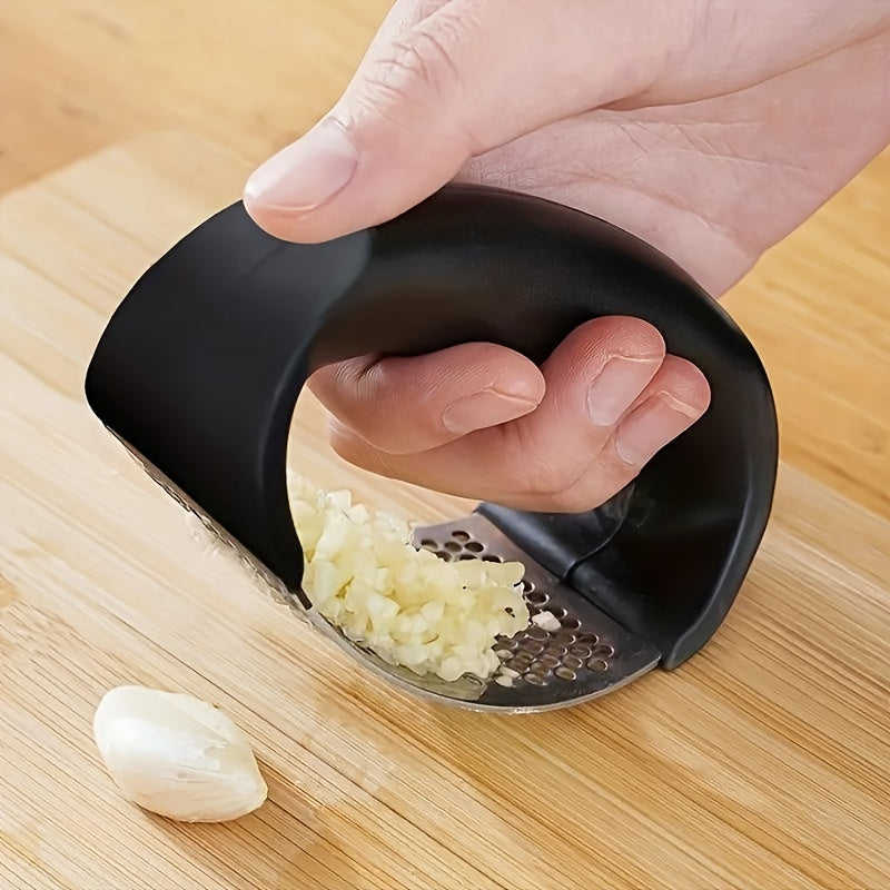1 Stainless Steel Garlic Press Manual Vegetable Cutter Fruit Masher Easy-To-Use Kitchen Tool Garlic Mince Garlic Paste Maker No Electricity Required Suitable for Home Restaurants Supermarkets