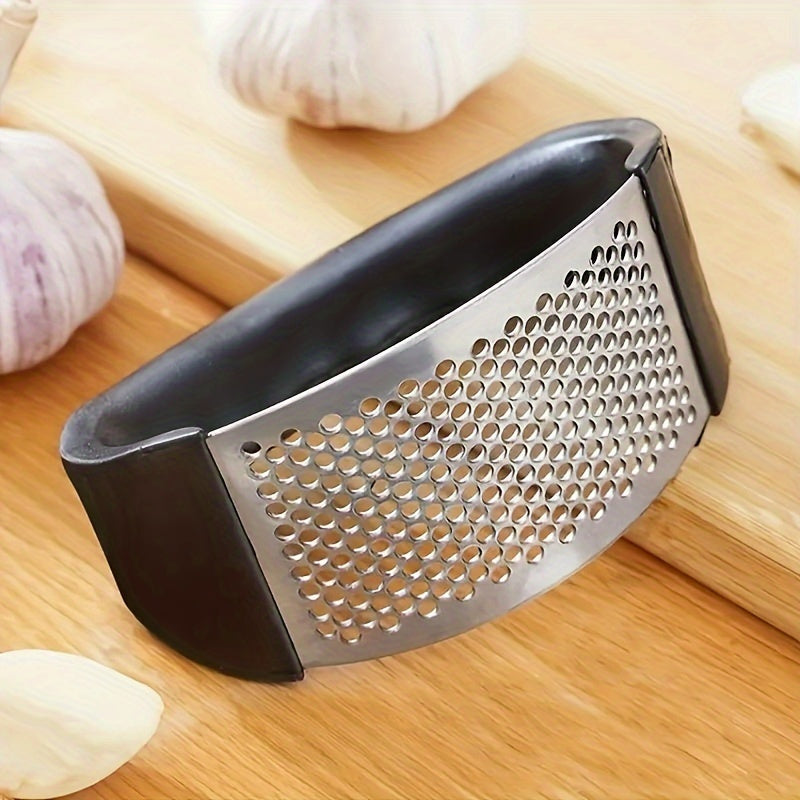 1 Stainless Steel Garlic Press Manual Vegetable Cutter Fruit Masher Easy-To-Use Kitchen Tool Garlic Mince Garlic Paste Maker No Electricity Required Suitable for Home Restaurants Supermarkets