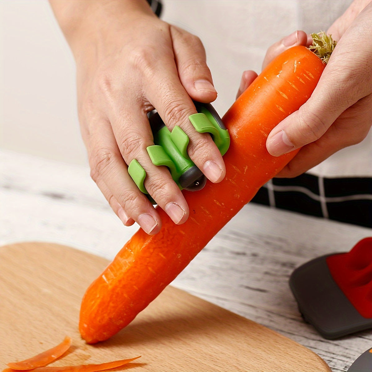 Handheld Produce Peeler, Single Random-Color Manual Kitchen Tool with Listed Stainless Steel for Fruit, Carrot and Everyday Vegetable Preparation