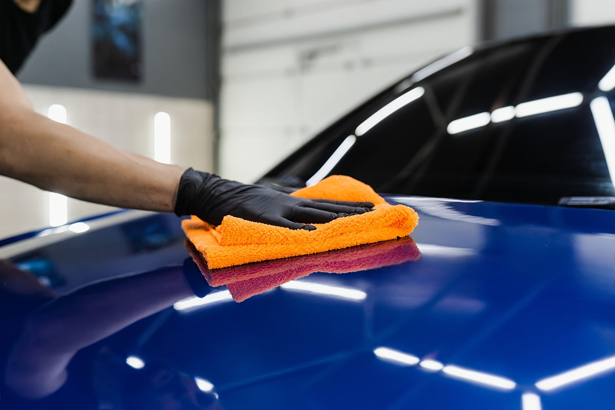 5.6 Mil Black Nitrile Disposable Gloves, 50-Piece Pack with Textured Fingertip Wording and S, M, L or XL Sizes for Everyday Household and Kitchen Cleaning