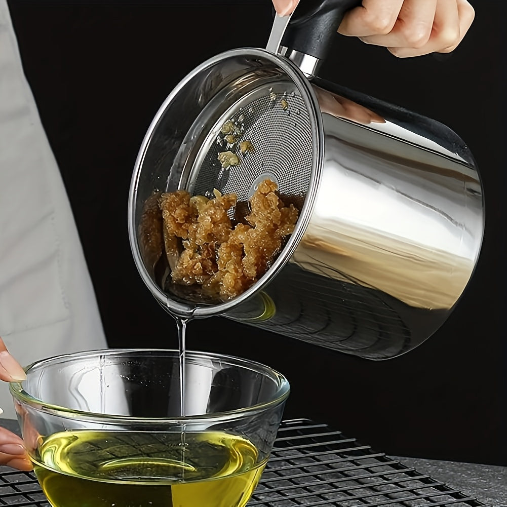Kitchen Grease Container with Strainer and Easy-Pour Handle, Silvery Oil Storage Can with Listed Stainless Steel Design for Everyday Cooking Cleanup