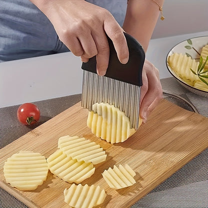 Crinkle Cutter with Stainless Steel Wavy Blade, Single Manual Vegetable Cutting Tool for Potato Fries, Carrot Slices, Fruit and Salad Preparation