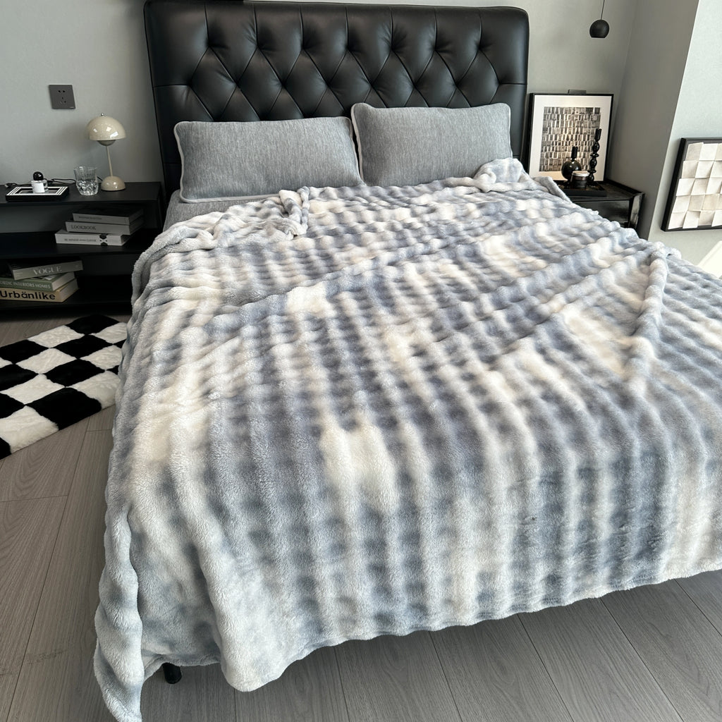 Super Soft Bubble Faux Rabbit Fur Blanket, Machine Washable, All-Season, Heavyweight Winter Blankets Cheap, Queen/King Sizes, Suitable For Office, Bedroom, Sofa, Travel, Double-Sided Usable, Pet Blanket, Small Blanket, Christmas, Halloween Gift