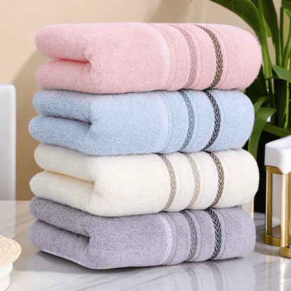 Two Tone Bathroom Towel Set of 2 with Reinforced Edge Stripes, Soft Lightweight Towels in Six Paired Color Options for Everyday Home Drying Routines