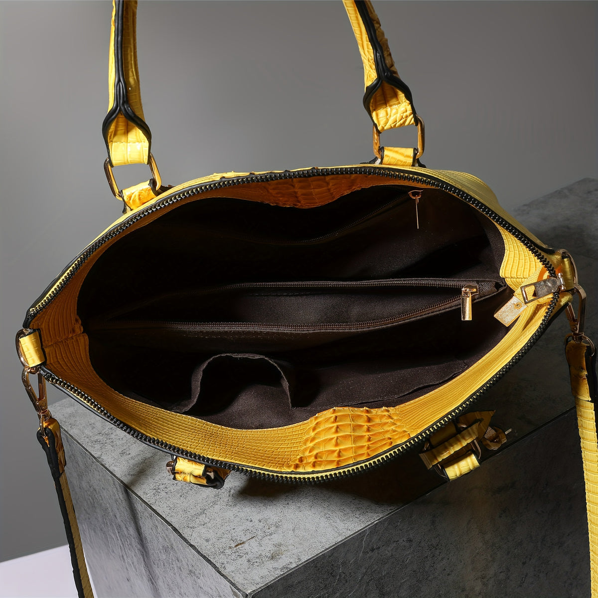 Crocodile-Design Work Handbag for Women with Detachable Shoulder Strap and Zipper Closure, Spacious Crossbody-Style Purse for Office and Everyday Wear