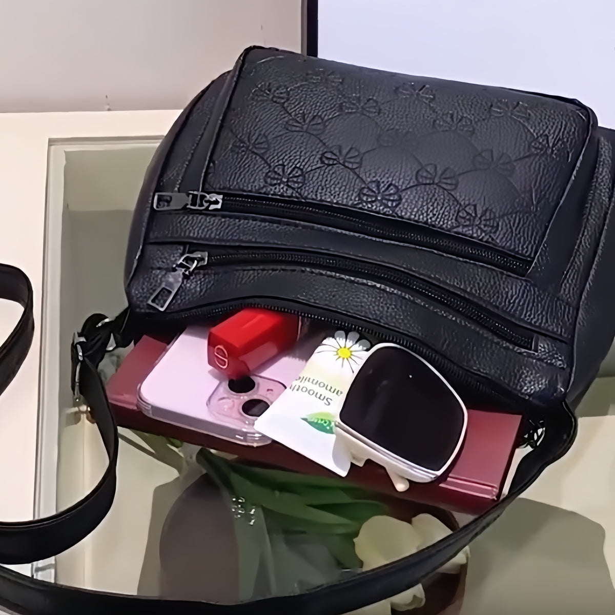 Black Zipper Crossbody Bag for Women, Adjustable Shoulder Strap Purse for Compatible Phone, Wallet and Cosmetics on Everyday Errands and Casual Outings
