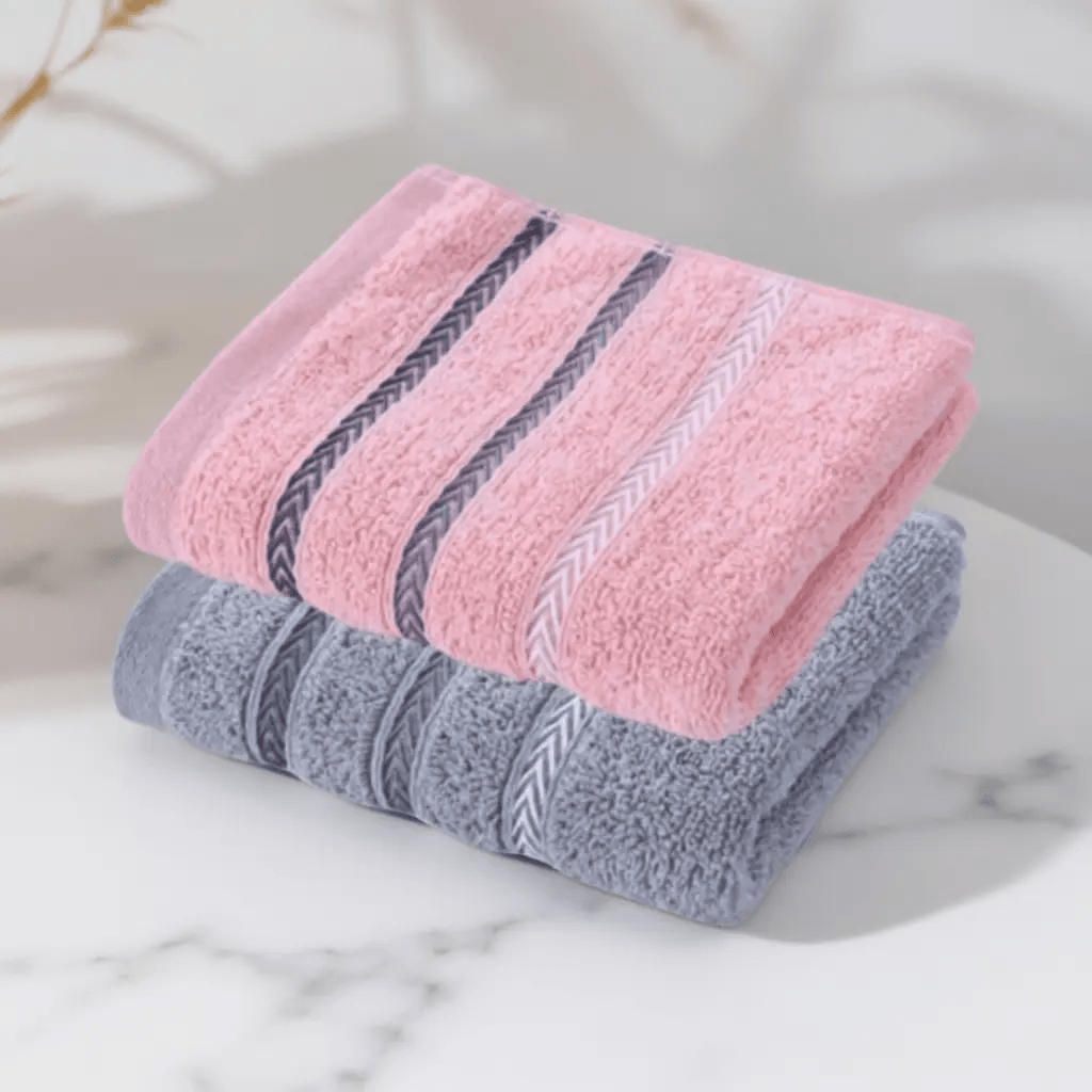 Two Tone Bathroom Towel Set of 2 with Reinforced Edge Stripes, Soft Lightweight Towels in Six Paired Color Options for Everyday Home Drying Routines
