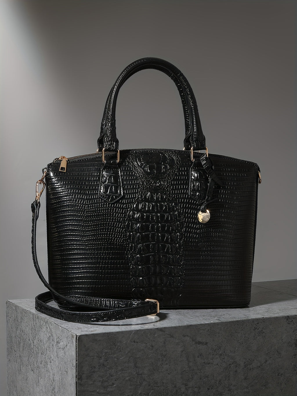 Crocodile-Design Work Handbag for Women with Detachable Shoulder Strap and Zipper Closure, Spacious Crossbody-Style Purse for Office and Everyday Wear