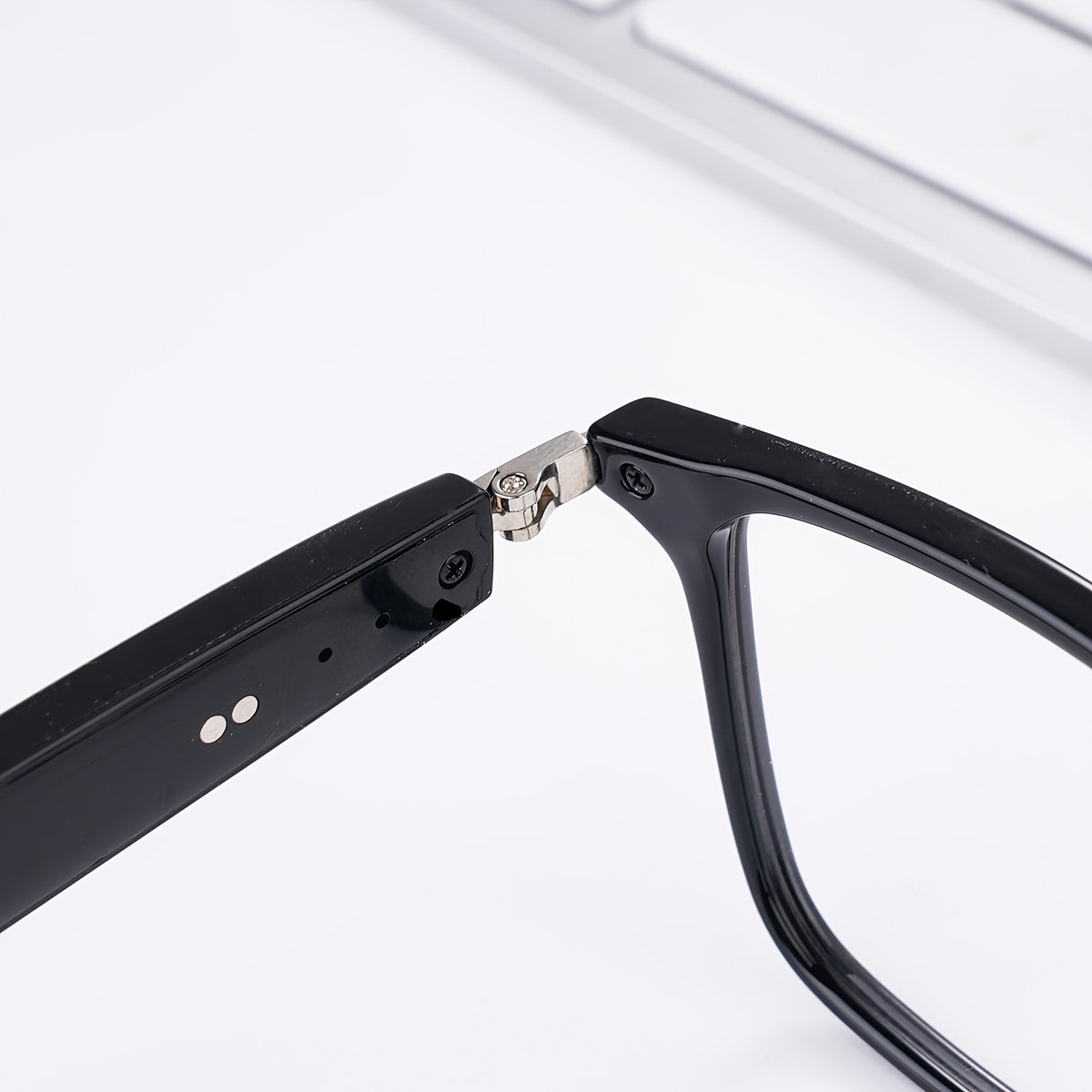 160 Language Translation Smart Glasses, AI Audio Glasses with ChatGPT, HD Calls & HiFi Music, Built-in Mic & Speaker, Photochromic Lenses, Real-Time Translator Eyewear for Travel, Meetings, Men & Women
