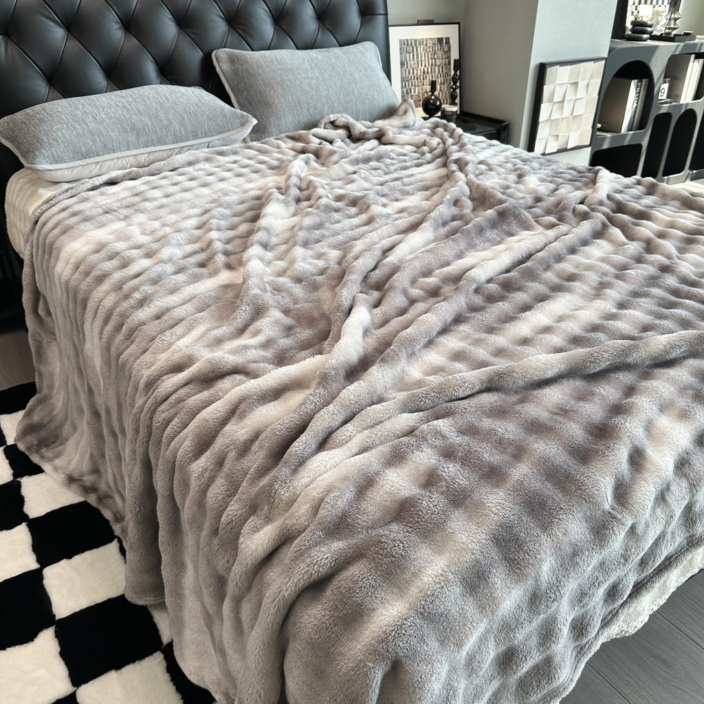 Super Soft Bubble Faux Rabbit Fur Blanket, Machine Washable, All-Season, Heavyweight Winter Blankets Cheap, Queen/King Sizes, Suitable For Office, Bedroom, Sofa, Travel, Double-Sided Usable, Pet Blanket, Small Blanket, Christmas, Halloween Gift