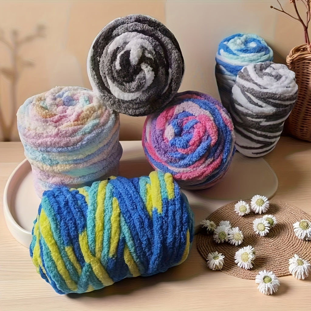 Chunky Chenille Yarn for Arm Knitting and Crochet, 750g Polyester Bulky Yarn with Ombre and Solid Style Options for DIY Blankets, Cushions and Handmade Gifts