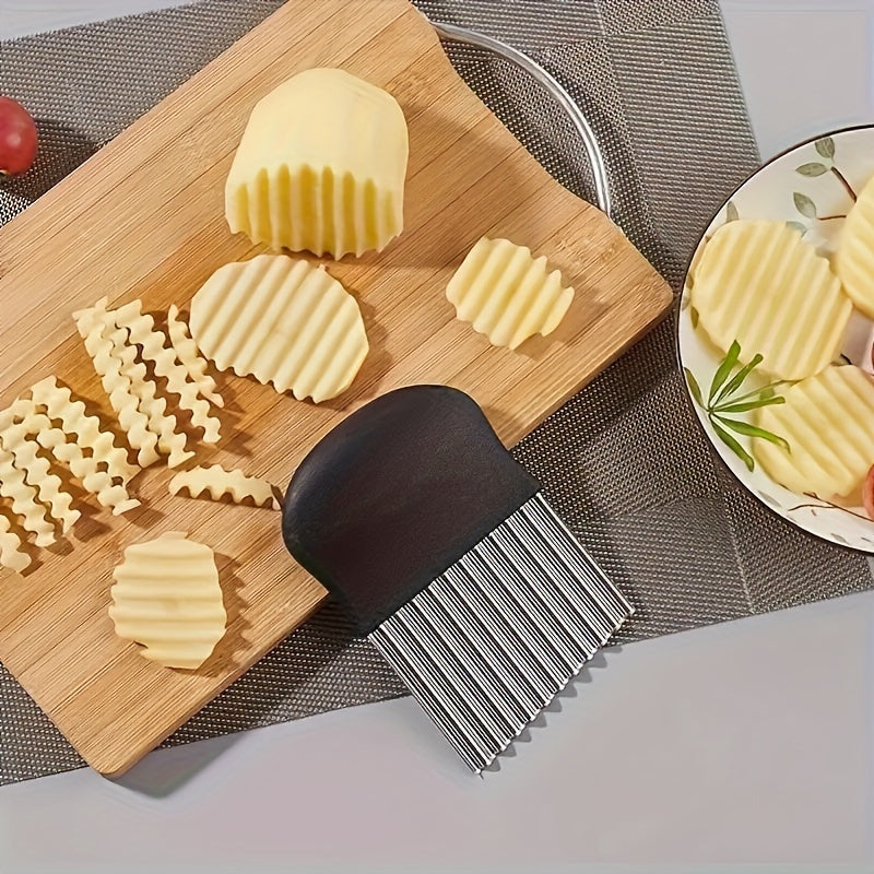 Crinkle Cutter with Stainless Steel Wavy Blade, Single Manual Vegetable Cutting Tool for Potato Fries, Carrot Slices, Fruit and Salad Preparation