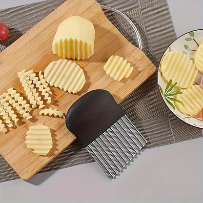 Crinkle Cutter with Stainless Steel Wavy Blade, Single Manual Vegetable Cutting Tool for Potato Fries, Carrot Slices, Fruit and Salad Preparation