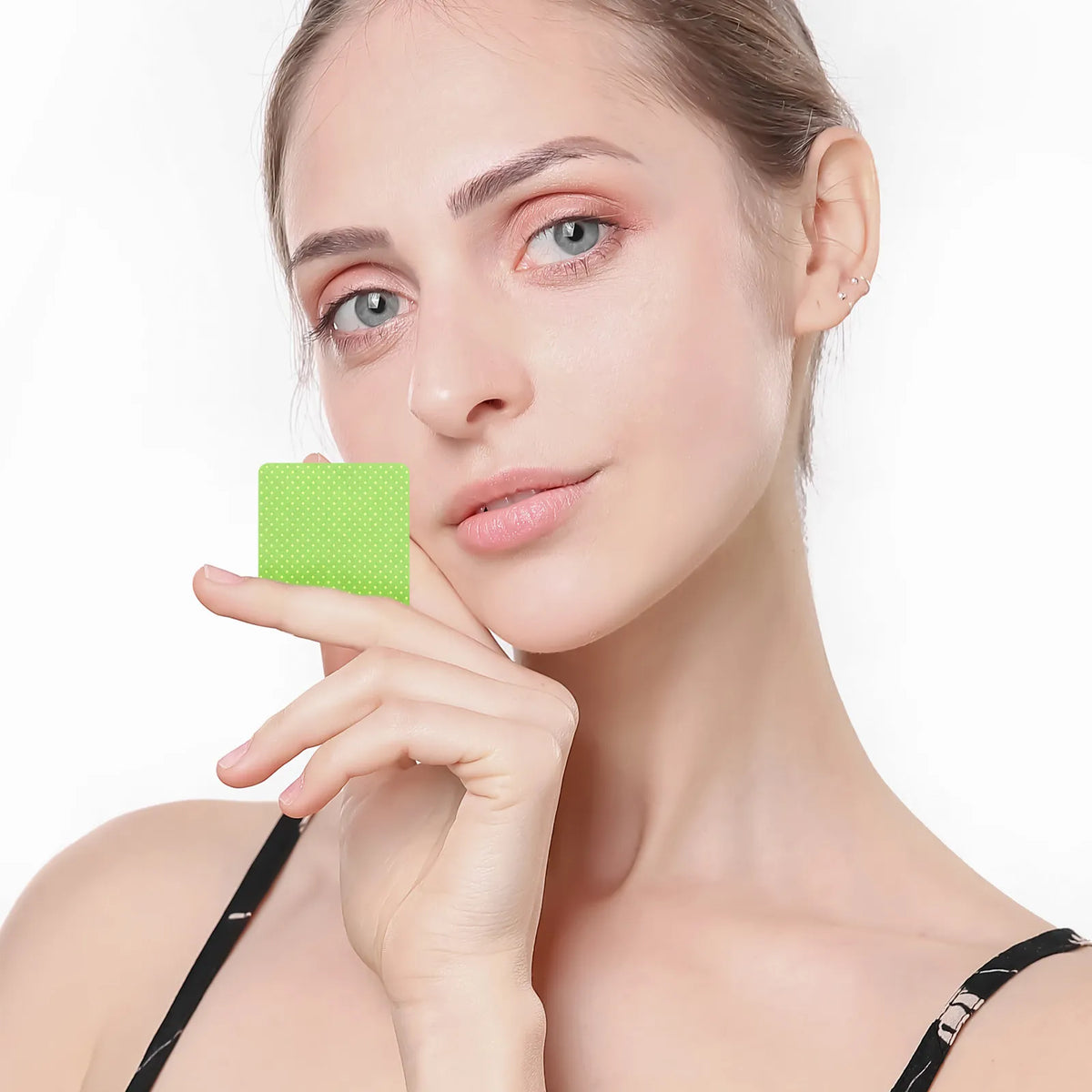 Nail Polish Remover Pads, 1080 Lint-Free Cotton Wipes in Green with Storage Box for Manicure Prep, Nail Tool Cleaning and Eyelash Glue Cleanup
