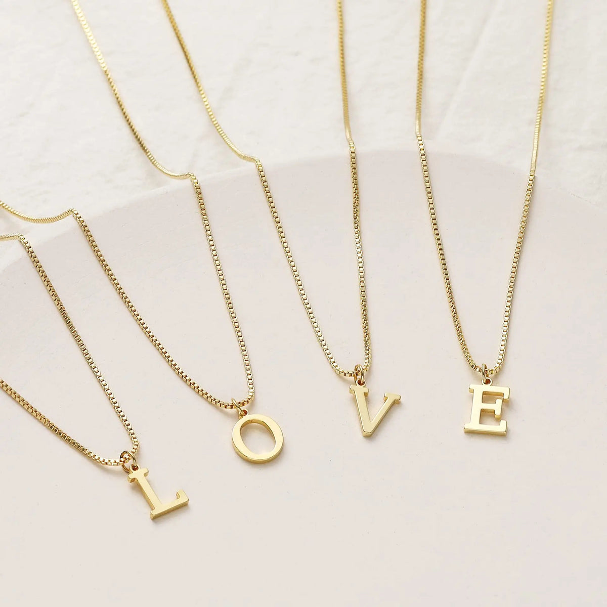 Initial Letter Necklace with A–Z Pendant Choices and 45cm Box Chain, Listed Stainless Steel with 18K Gold Plating for Women's Everyday Styling and Gifts