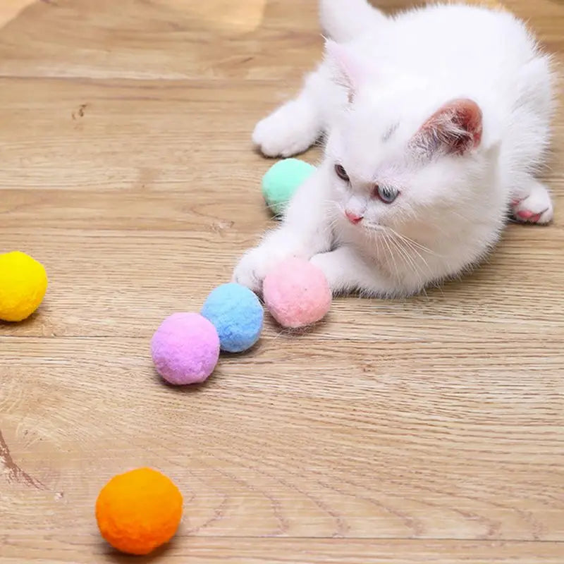 Cat Pom Pom Balls in Colorful Polyester, Listed 3 cm Plush Puff Toys for Supervised Indoor Chase and Batting Play, 20 to 500 Piece Pack Options