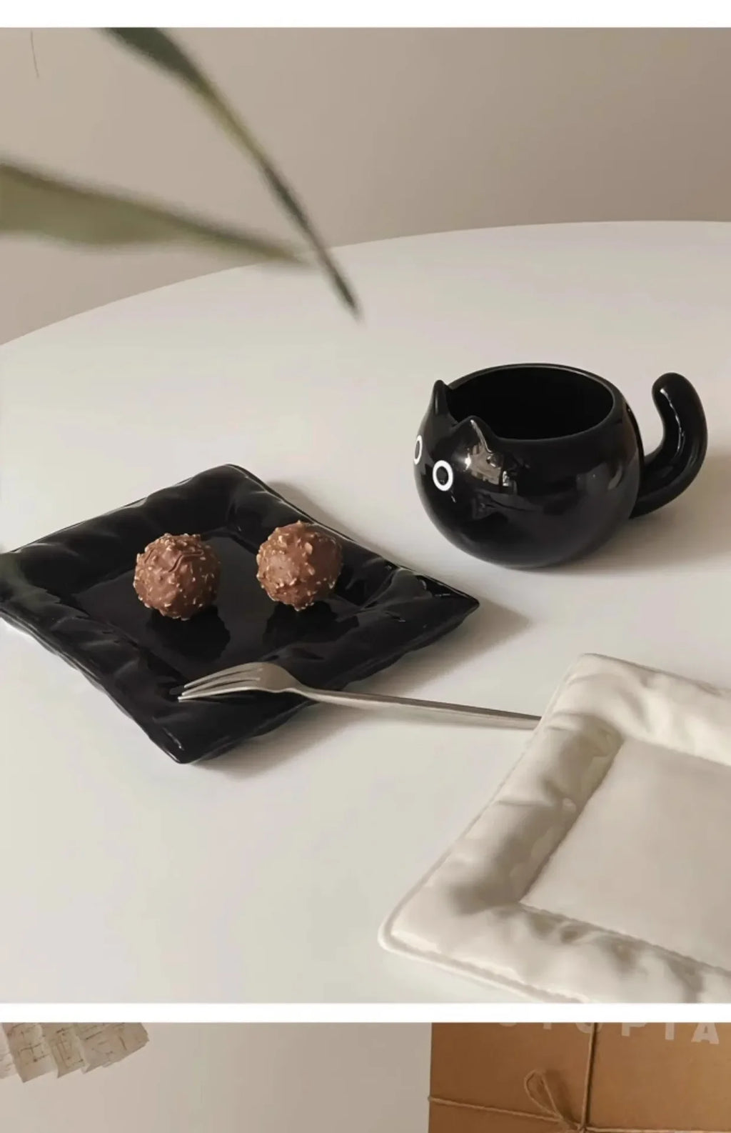 Cat Shaped Ceramic Mug with Listed 210ml Capacity, Underglaze Cartoon Siamese and Black Kitten Options for Coffee, Breakfast Milk and Cat Lover Gifts
