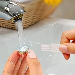 Facial Hair Remover for Women, Portable Mini Electric Shaver for Peach Fuzz, Upper Lip and Chin with USB or Dry-Cell Power Options