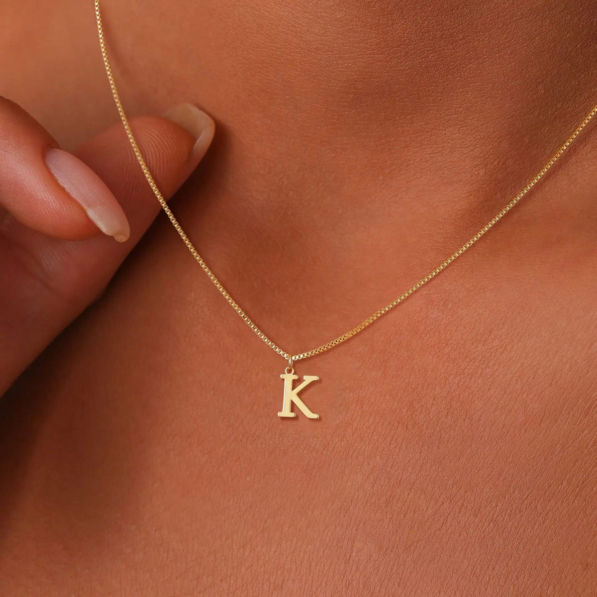 Initial Letter Necklace with A–Z Pendant Choices and 45cm Box Chain, Listed Stainless Steel with 18K Gold Plating for Women's Everyday Styling and Gifts