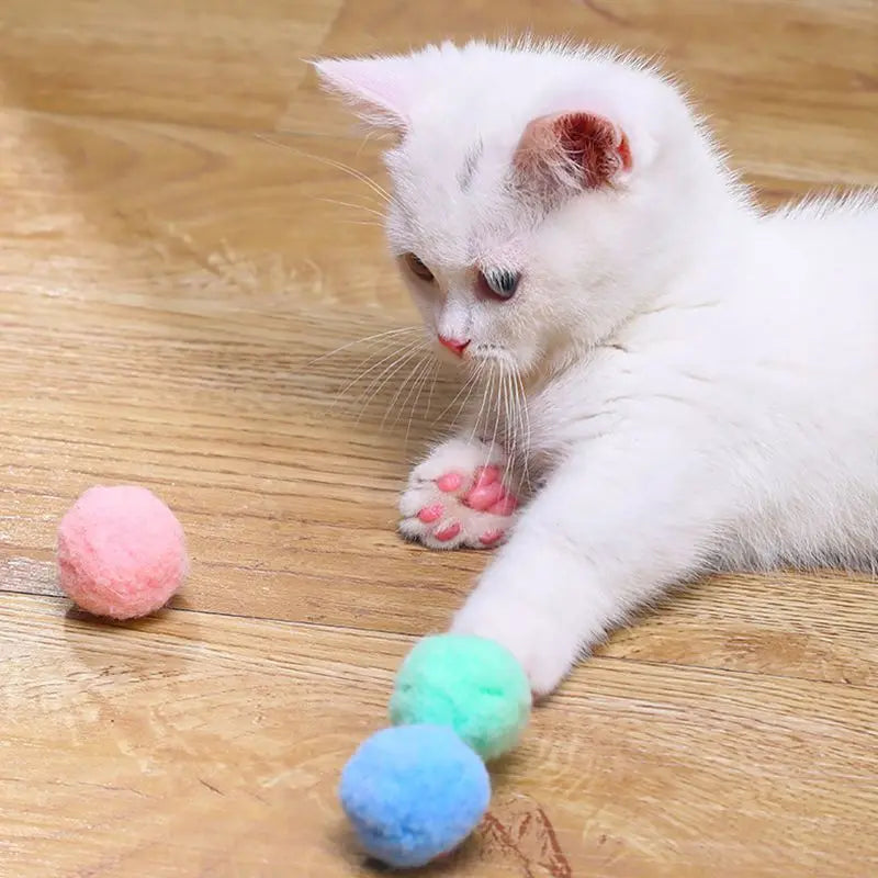 Cat Pom Pom Balls in Colorful Polyester, Listed 3 cm Plush Puff Toys for Supervised Indoor Chase and Batting Play, 20 to 500 Piece Pack Options