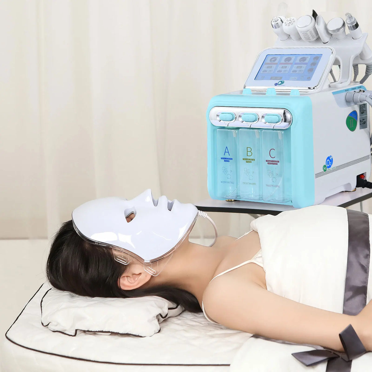 Hydro Facial Beauty Machine with Seven-in-One Title Reference and US Power Source Selection for Cosmetic Equipment and Accessory Compatibility Review