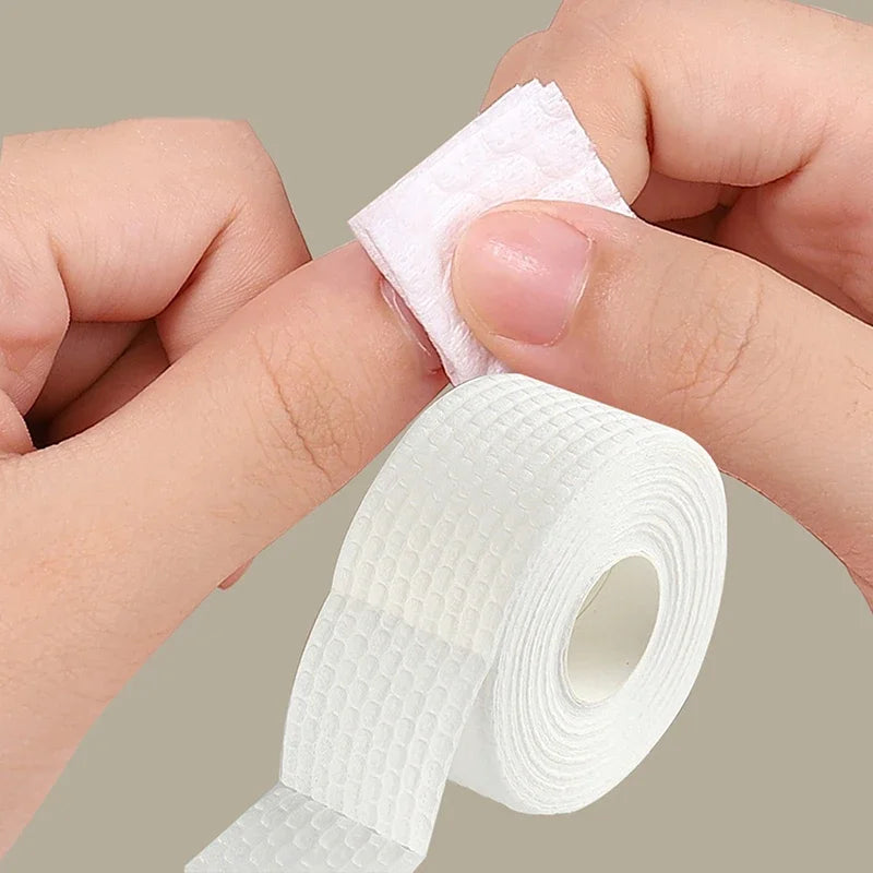 Nail Wipes Roll with 1000 Tear-Off Nonwoven Pads, Approximately 1.97 x 1.97-Inch Squares for Compatible Gel Cleansing, Polish Cleanup and Manicure Prep