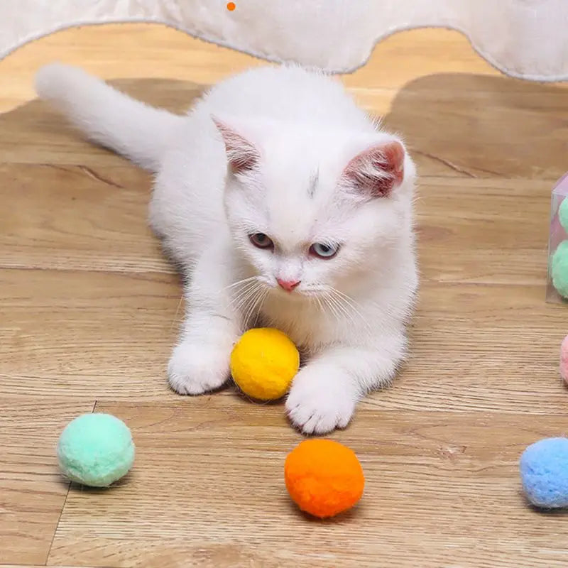 Cat Pom Pom Balls in Colorful Polyester, Listed 3 cm Plush Puff Toys for Supervised Indoor Chase and Batting Play, 20 to 500 Piece Pack Options