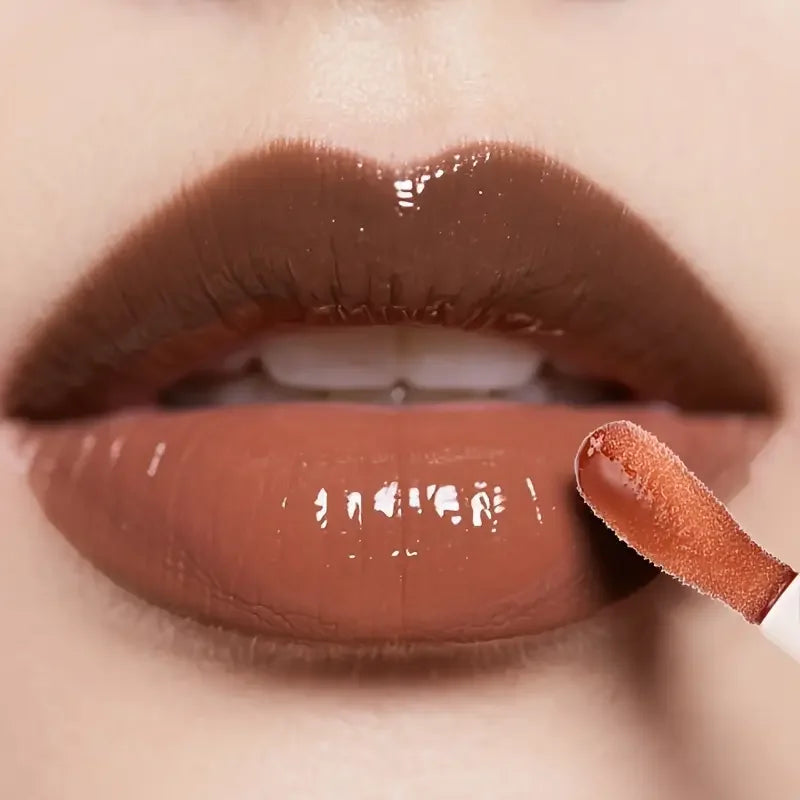 Lip Liner and Glaze Set with Three Liners and One Lip Glaze, Four-Piece Lip Makeup Kit in Three Numbered Options for Everyday Outlining and Evening Looks