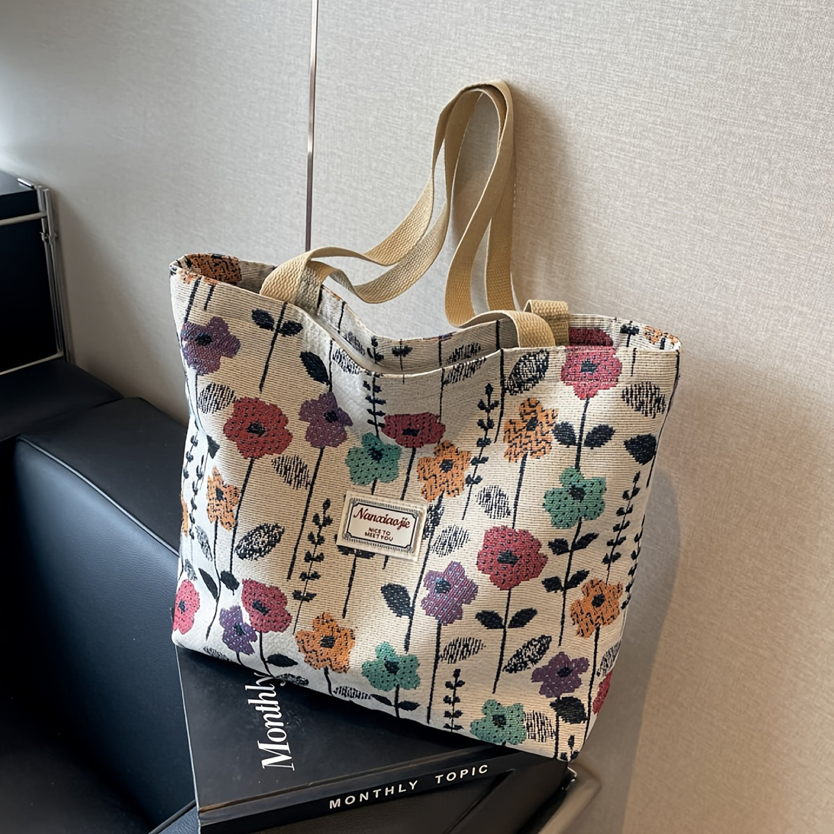 Oil Painting Design Tote Bag with Zipper Closure and Single-Shoulder Carry, Roomy Art-Inspired Commuter and College Handbag in Crimson L for Daily Outings