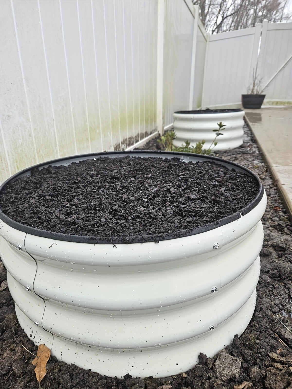 Compact Steel Raised Garden Bed Set with Three Open-Bottom Planters, Rubber Top-Rim Strips and Approximate 2x2x1ft Size in Green, Orange or Blue