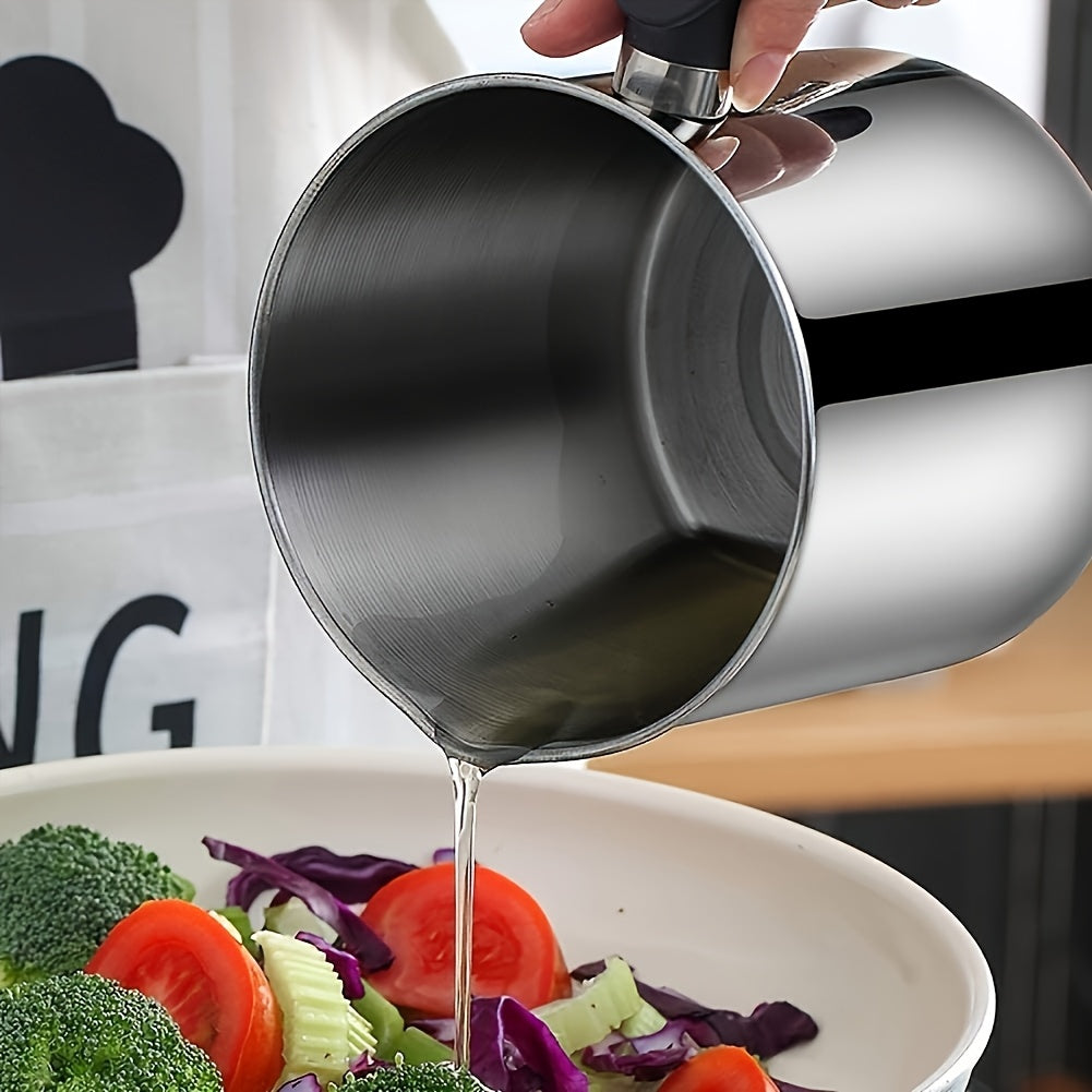 Kitchen Grease Container with Strainer and Easy-Pour Handle, Silvery Oil Storage Can with Listed Stainless Steel Design for Everyday Cooking Cleanup