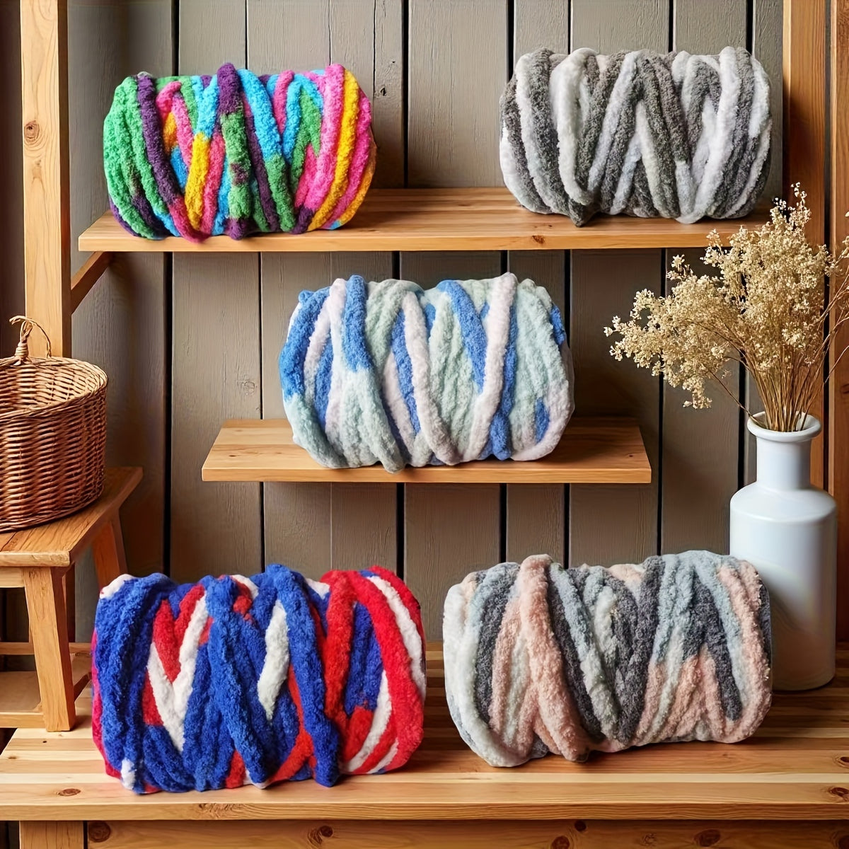Chunky Chenille Yarn for Arm Knitting and Crochet, 750g Polyester Bulky Yarn with Ombre and Solid Style Options for DIY Blankets, Cushions and Handmade Gifts