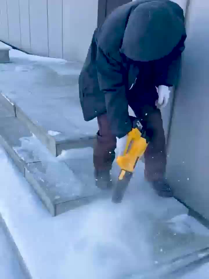 Extension Nozzle Leaf Blower with Non-Slip Handle, Green 4000mAh or Yellow 2000mAh One- and Two-Battery Options for Outdoor Leaf Cleanup and Yard Maintenance