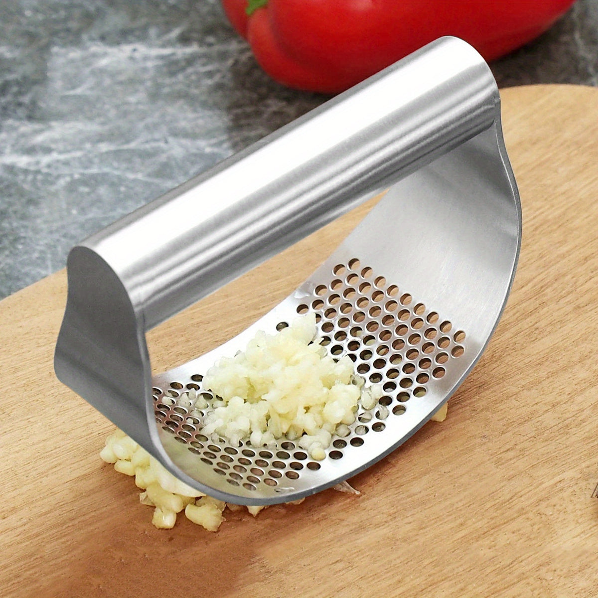 Arc-Shaped Garlic Press with Listed Stainless Steel Ring Design, Manual Garlic Masher for Homemade Sauces, Marinades and Everyday Kitchen Meal Preparation