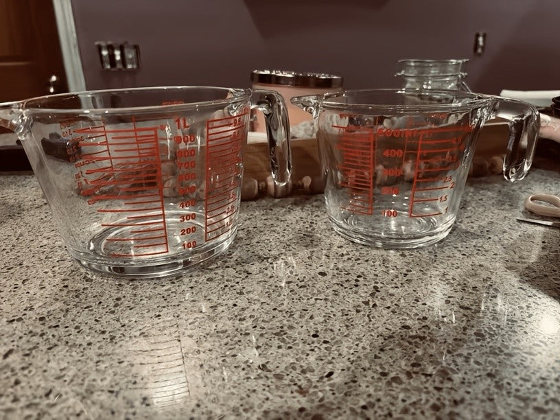 Handled Glass Measuring Cup for Recipe Ingredients and Home Baking Prep, Single Medium Selection or Two-Piece Set with Listed 16.91oz and 33.81oz Capacities