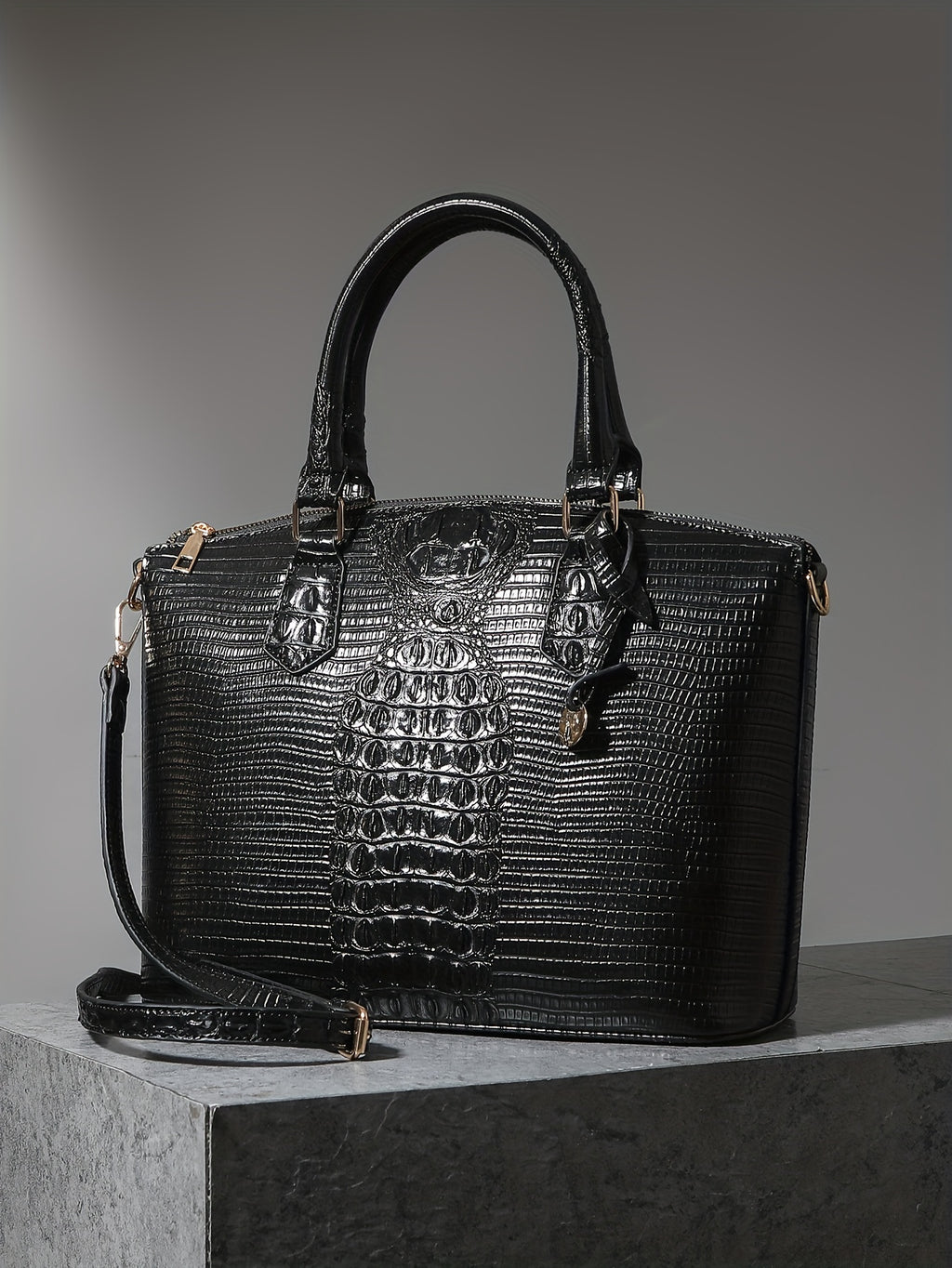 Crocodile-Design Work Handbag for Women with Detachable Shoulder Strap and Zipper Closure, Spacious Crossbody-Style Purse for Office and Everyday Wear