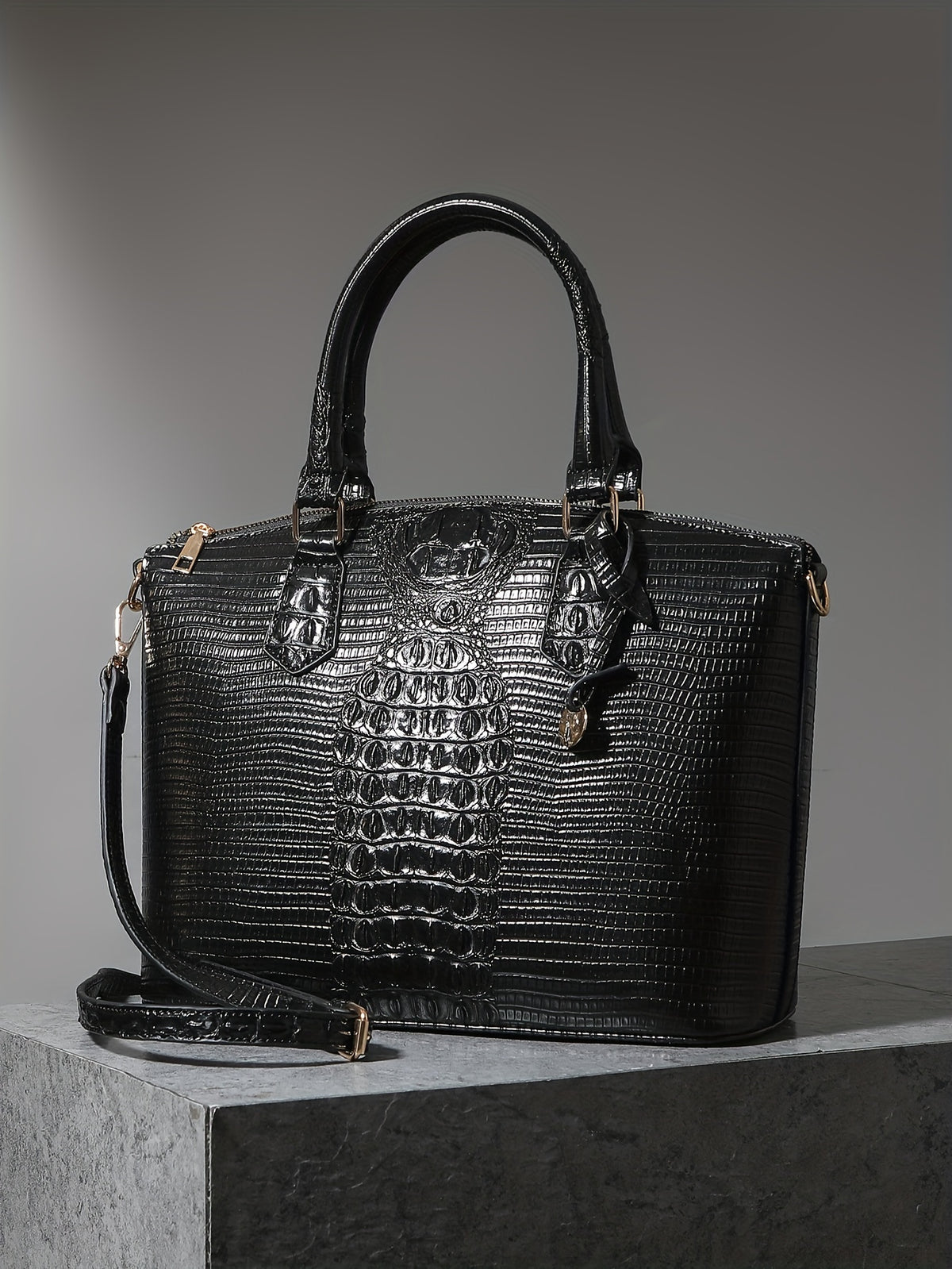 Crocodile-Design Work Handbag for Women with Detachable Shoulder Strap and Zipper Closure, Spacious Crossbody-Style Purse for Office and Everyday Wear
