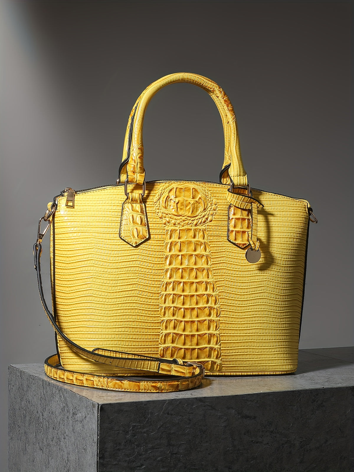 Crocodile-Design Work Handbag for Women with Detachable Shoulder Strap and Zipper Closure, Spacious Crossbody-Style Purse for Office and Everyday Wear